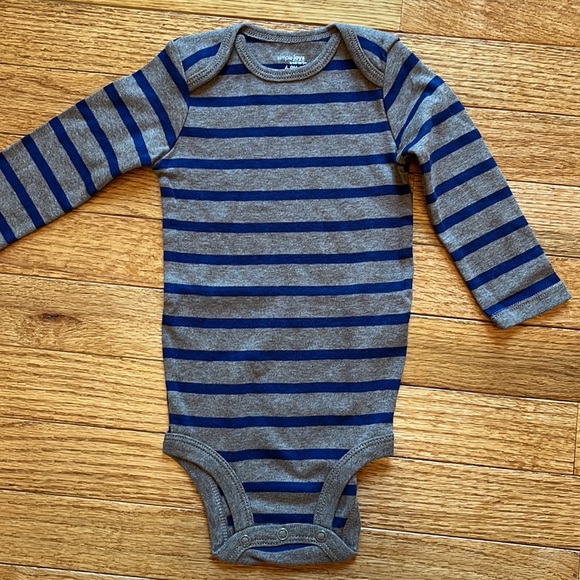 Long sleeve baby Onesie - Picture 2 of 3